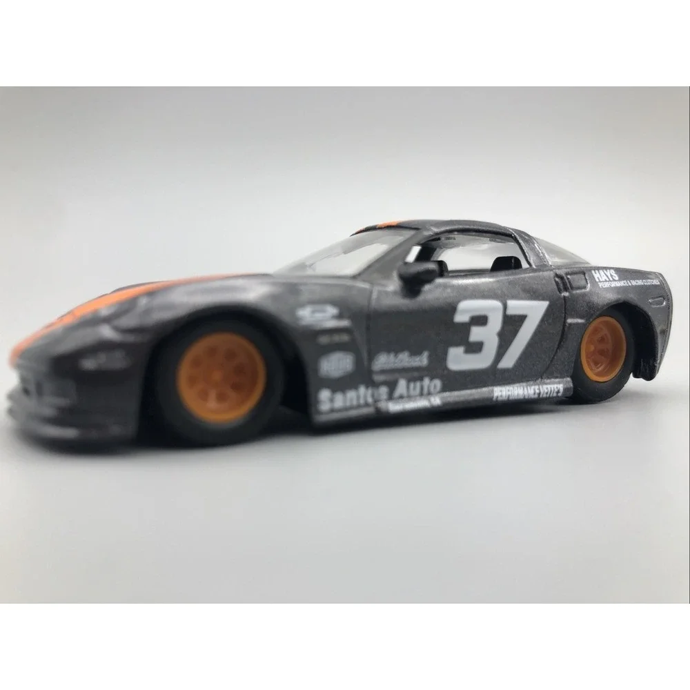 Jada 2006 06 Chevrolet Chevy Corvette Z06 Race Car Gray Diecast 1/64 Rubber Tire
